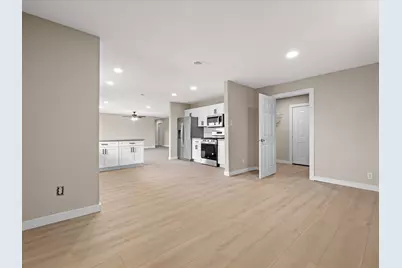 10202 Teneha Drive, Houston, TX 77033 - Photo 7