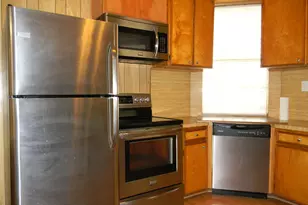 611 St Marys Blvd, Galveston, TX 77550 - Photo 9