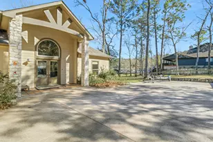 290 Harbor Run Dr, Coldspring, TX 77331 - Photo 3