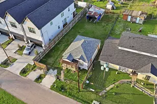 505 E 39th St, Houston, TX 77022 - Photo 3