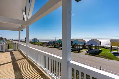 2419 Audubon Avenue, Gilchrist, TX 77617 - Photo 13