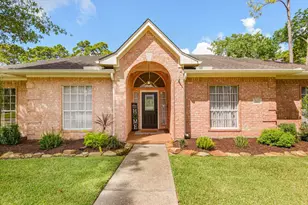 231 Creekside Dr, League City, TX 77573 - Photo 1