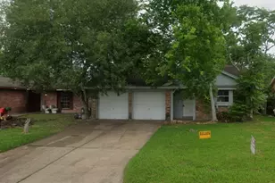 4907 Redfish Reef Dr, Bacliff, TX 77518 - Photo 1