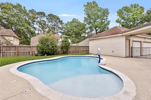 2106 Mountain Lake Dr, Kingwood, TX 77345 - Photo 5
