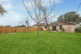 9910 Genard Rd, Houston, TX 77041 - Photo 15