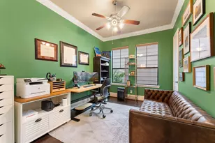 1049 W 22nd St, Houston, TX 77008 - Photo 17