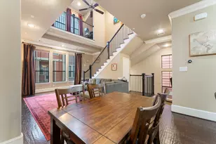1049 W 22nd St, Houston, TX 77008 - Photo 9