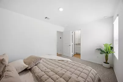 6021 Pineapple Street, Houston, TX 77048 - Photo 9
