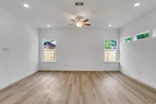 8102 Crestview Unit B, Houston, TX 77028 - Photo 19