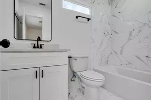 8102 Crestview Unit B, Houston, TX 77028 - Photo 21