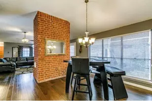 2025 Sandy Knoll Dr, Missouri City, TX 77489 - Photo 9
