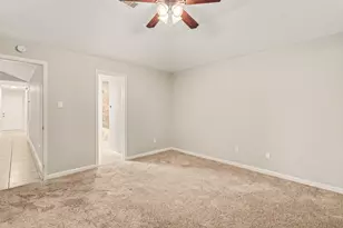 2450 Blackridge Rd, Houston, TX 77067 - Photo 13