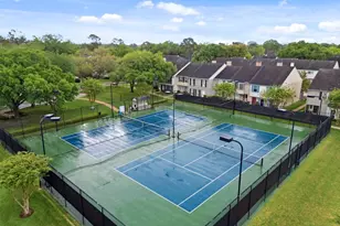 10152 Longmont Dr, Houston, TX 77042 - Photo 29