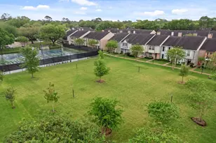 10152 Longmont Dr, Houston, TX 77042 - Photo 39