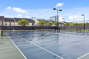 10152 Longmont Dr, Houston, TX 77042 - Photo 33