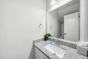 10152 Longmont Dr, Houston, TX 77042 - Photo 15