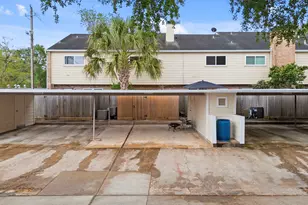 10152 Longmont Dr, Houston, TX 77042 - Photo 9