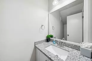 10152 Longmont Dr, Houston, TX 77042 - Photo 15