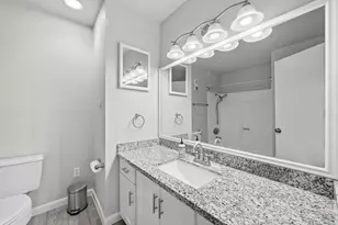 10152 Longmont Dr, Houston, TX 77042 - Photo 27