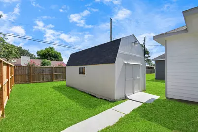 10917 San Jacinto Drive, La Porte, TX 77571 - Photo 11