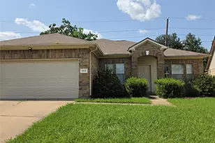 7002 Plaza Del Sol Dr, Houston, TX 77083 - Photo 1