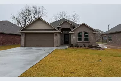 1035 S Anderson Street, Angleton, TX 77515 - Photo 1