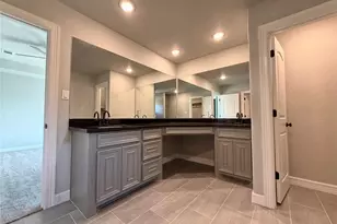 1035 S Anderson St, Angleton, TX 77515 - Photo 25