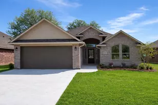 1035 S Anderson St, Angleton, TX 77515 - Photo 1