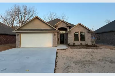 1035 S Anderson Street, Angleton, TX 77515 - Photo 1