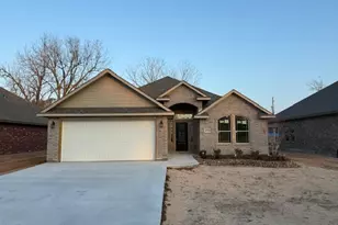 1035 S Anderson St, Angleton, TX 77515 - Photo 1