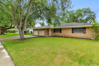 416 E Myrtle Street, Angleton, TX 77515 - Photo 3