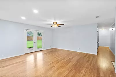 416 E Myrtle Street, Angleton, TX 77515 - Photo 9