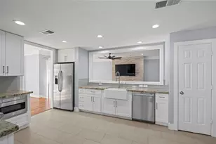 86 Sugar Berry Cir, Houston, TX 77024 - Photo 11