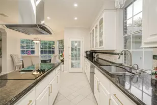 3902 Lyndhurst Pl, Sugar Land, TX 77479 - Photo 11