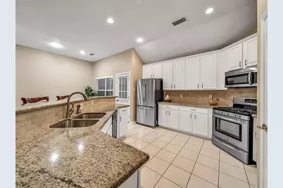 15 Bayou Springs Court, The Woodlands, TX 77382 - Photo 11