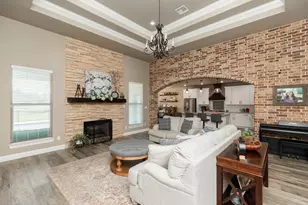 232 Hickory St, Village Mills, TX 77663 - Photo 5