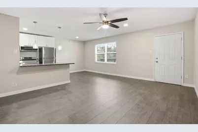 201 S Kansas Avenue #F, League City, TX 77573 - Photo 5