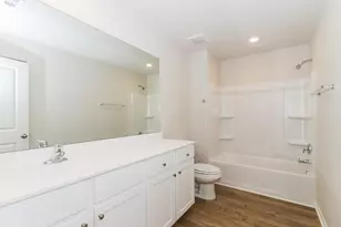 8204 Sunberry Shadow Dr, Houston, TX 77016 - Photo 11