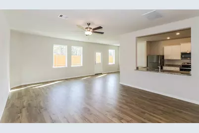 8204 Sunberry Shadow Drive, Houston, TX 77016 - Photo 5