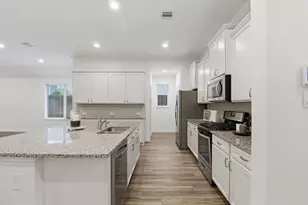 12084 Mystic Aqua Dr, Conroe, TX 77304 - Photo 11
