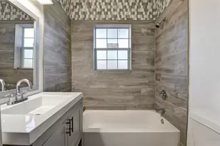 1118 King St, Houston, TX 77022 - Photo 11