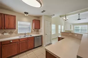 4710 Woodsend Ln, Kingwood, TX 77345 - Photo 7