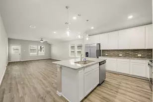 4507 Frontier Trl, Baytown, TX 77521 - Photo 5