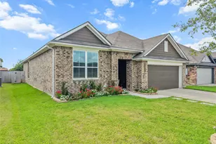 8213 Ocean Jasper Ln, Texas City, TX 77591 - Photo 3