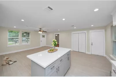 10521 Chesterfield Drive, Houston, TX 77051 - Photo 17