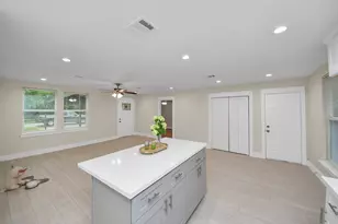 10521 Chesterfield Dr, Houston, TX 77051 - Photo 17