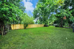 10521 Chesterfield Dr, Houston, TX 77051 - Photo 37