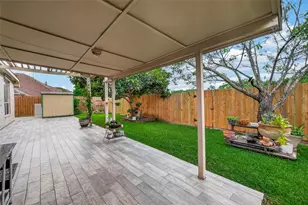13719 Saxony Dr, Sugar Land, TX 77498 - Photo 41