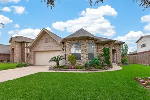 13719 Saxony Dr, Sugar Land, TX 77498 - Photo 3