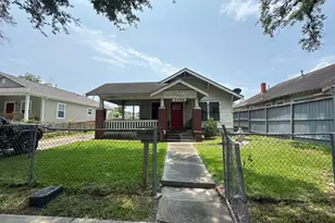 4706 Woodside St, Houston, TX 77023 - Photo 1